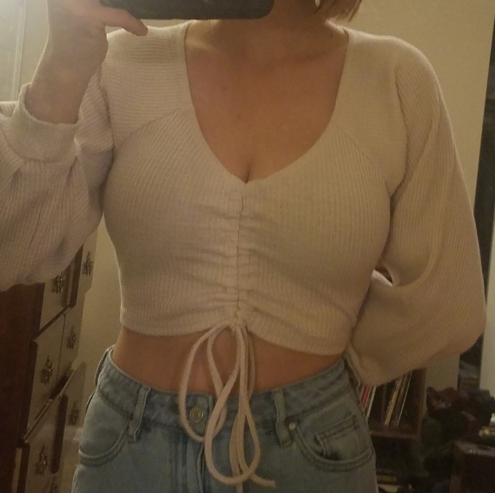 Long sleeve crop top